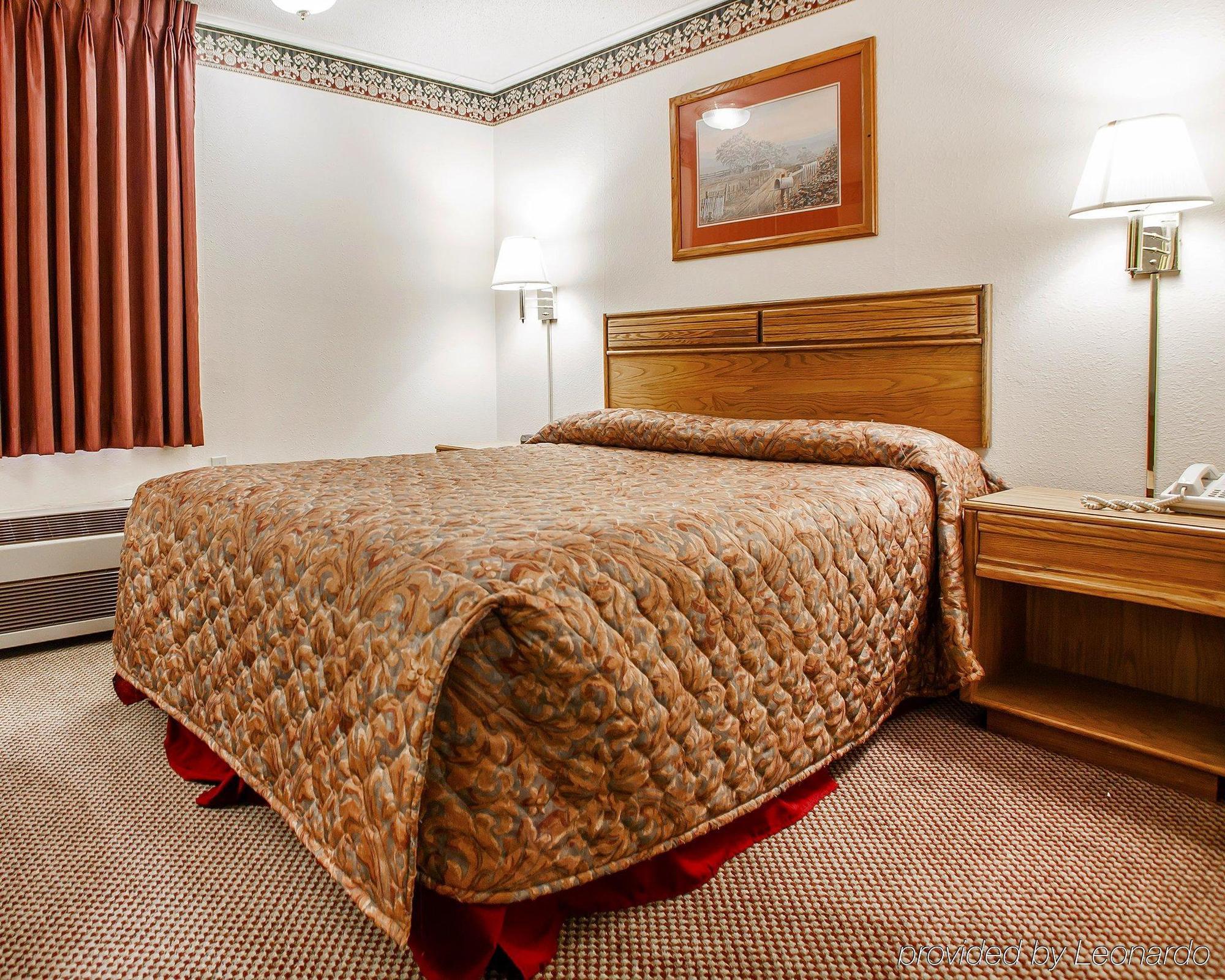 Econo Lodge Inn & Suites Newton Exteriér fotografie