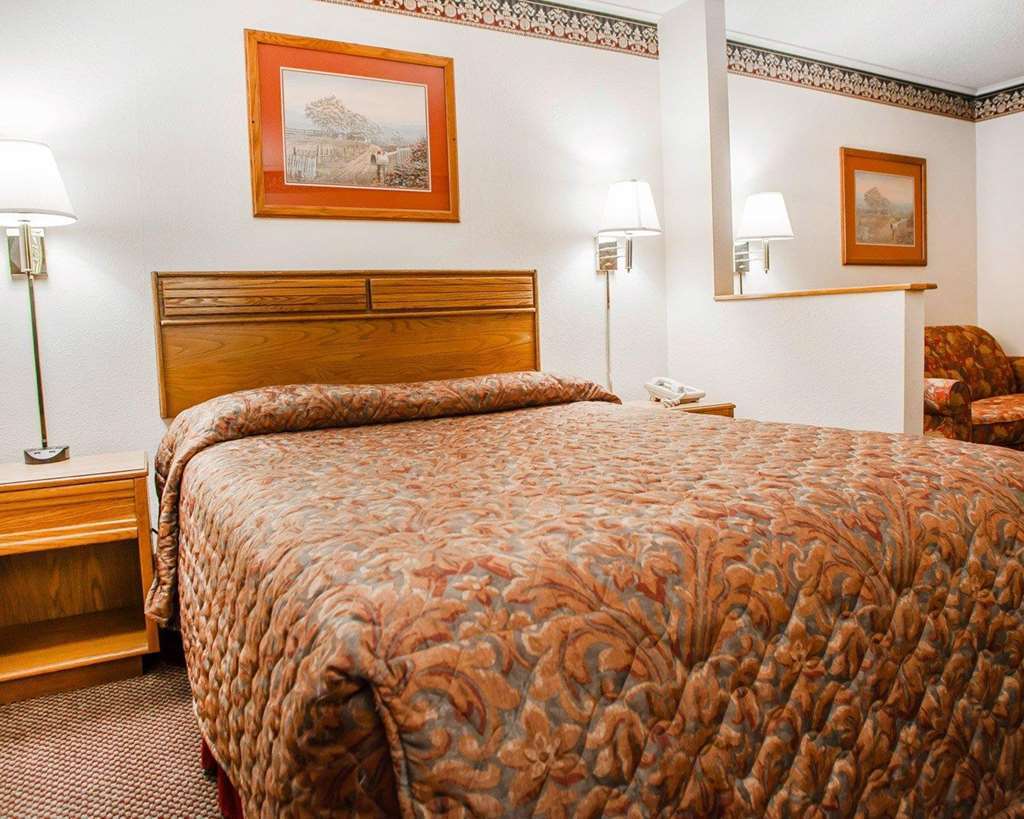 Econo Lodge Inn & Suites Newton Pokoj fotografie